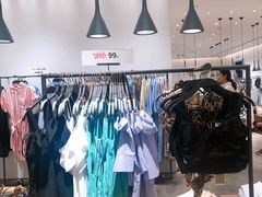 -URBAN REVIVO(西安Momopark店)