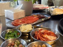 -臻牛烤肉