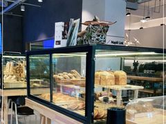 面包甜点陈列柜-熊叔熊婶面包房(团结湖店)