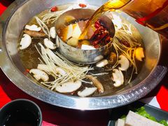 -谭鸭血老火锅(万象九宜城店)