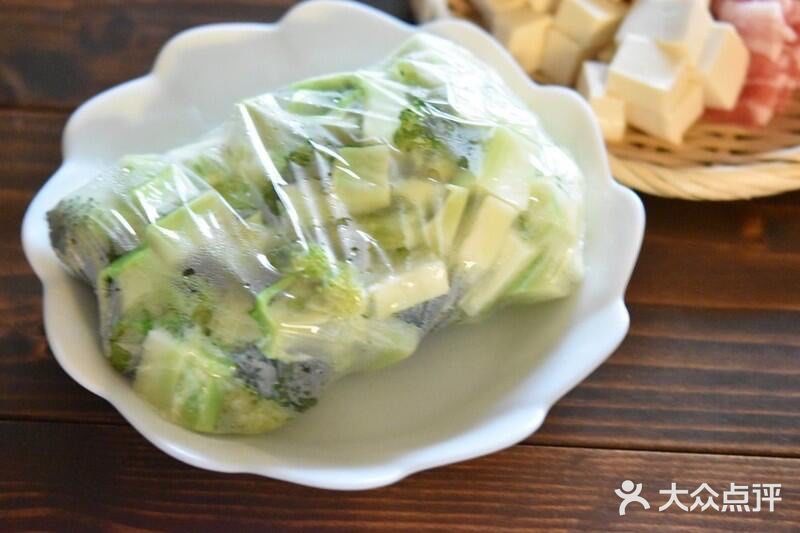 減脂必選🌟簡易料理：西蘭花煮豬五花豆腐🌟