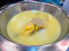 -鲜入围煮花胶鸡海鲜火锅