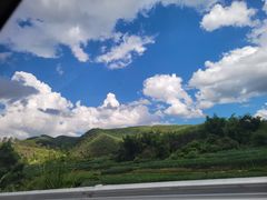 -十万大山布透温泉