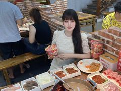 -来龍儿鲜切牛肉自助老火锅