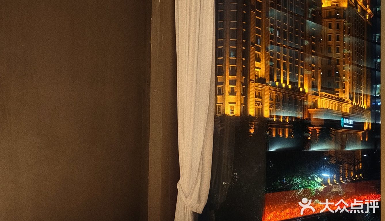 珠江新城这家湘菜餐厅的夜景太绝了！