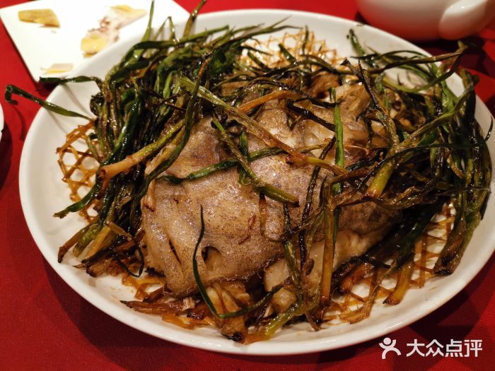 老吉士酒家(天平路店)葱烤鸦片鱼头图片