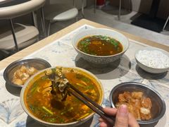 -粉八·云南米线·建水烧烤(常熟路店)
