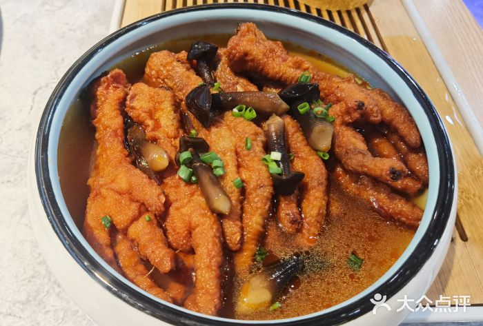 滇色蒸汽石锅鱼(京华城店)鸡枞菌虎皮鸡爪图片
