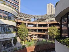-瑞虹新天地月亮湾