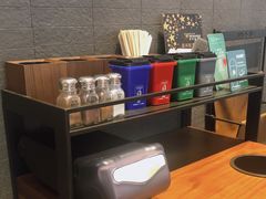 -星巴克(杭州湖滨银泰E区店)