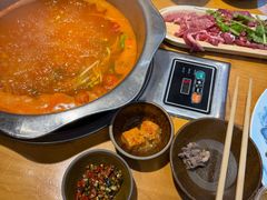 -苗阿哥酸汤牛肉火锅(体育场店)