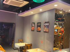 -老街烧烤大排档·地道湖北菜·龙虾馆(汉口火车站店)