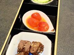 -铭牛烧肉·和牛海鲜自助(高新月牙湖店)