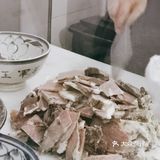 清早就顾客爆满的饸饹和水盆羊肉馆