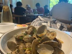爆炒花甲-琼大师东方烤乳猪(亚特兰蒂斯店)