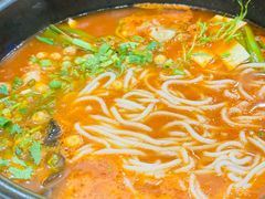 -花馬肆.云南过桥米线(汉神购物广场现场熬汤店)