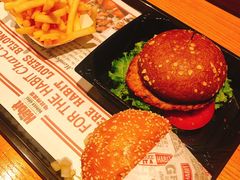 -The Habit Burger Grill 哈比特汉堡(复兴soho店)