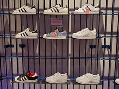 -阿迪达斯(武林银泰三叶草店)