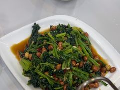 -一口猪海鲜浑锅·东北家常菜