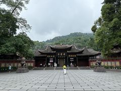 -峨眉山报国寺