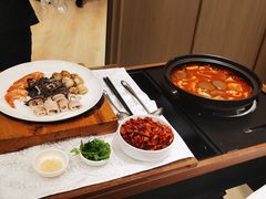 -品海楼·大连海胆锅贴馆(东港店)