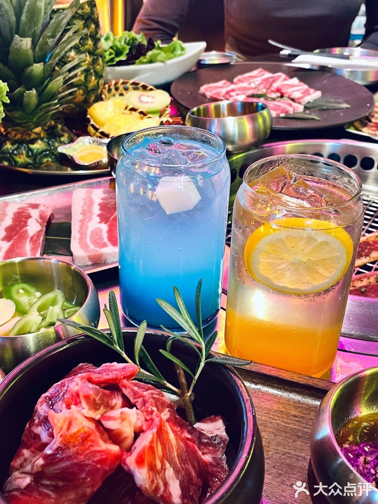 杭州|站着吃烤肉新派韩式烤肉假装在  和姐妹去湖滨银