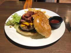 -拉亚汉堡经典餐厅(商城路店)