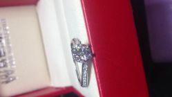 -威德钻石-克拉钻大本营(南京东路店)