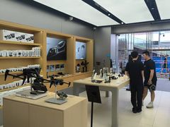 -DJI大疆(深圳华强北曼哈授权体验店)