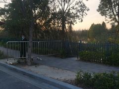 -奕欧来上海购物村停车场