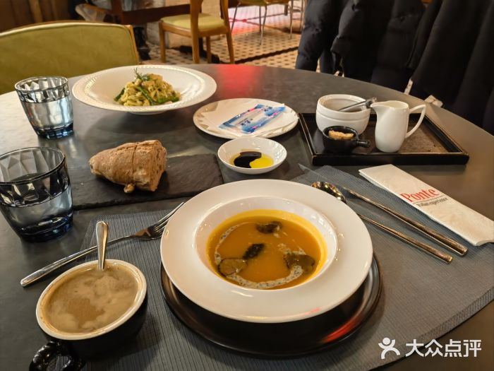 Ponte 意大利餐厅松露南瓜汤图片