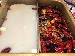 -尚尚仙·酸汤猪手·猪肚鸡火锅(华联万柳购物中心店)