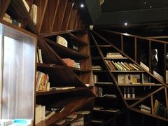 -钟书阁(松江泰晤士小镇店)