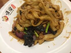 -顺溜·手工刀削面·黑金店(铜锣湾店)