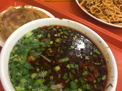 -牛一嘴·兰州牛肉面·大盘鸡(财富中心店)