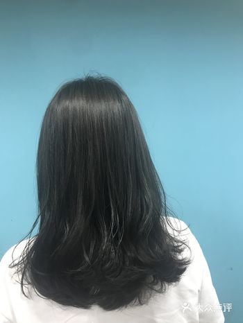 环境：比较干净舒服。 服务：我觉得小姐姐和小哥哥的服