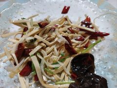 -鲁南仔·滕州炒鸡(经三路店)