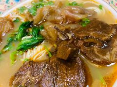 半筋半肉面-金杨拉面王小吃面馆·牛三宝面·红烧牛肉粉