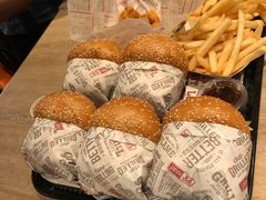 -The Habit Burger Grill 哈比特汉堡(复兴soho店)