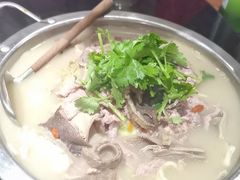 -川流不息·地道川菜·小龙虾(新松江路店)