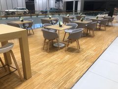 -杭州中沃沃尔沃4S店(滨江区店)