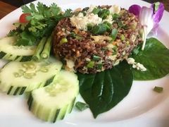 -Chom Cafe and Restaurant