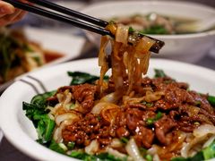 湿炒牛河-粤·向群饭店(龙津东路总店)