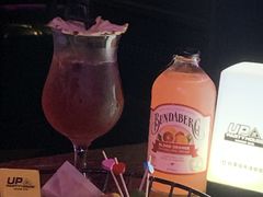 -UP嘻哈酒吧(粉巢店)
