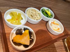 -良米山·云南野生菌过桥米线(上海首店)