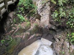 -龙水峡地缝景区