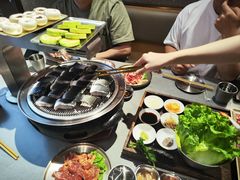 -围炉肉舍•炭烤活鳗•丹东海鲜烤肉(步行街店)