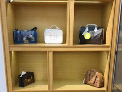 -沐渔二手奢侈品黄金手表包包回收·中古店(广州塔店)