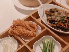 响油鳝丝配薄饼-阳澄湖费尔蒙酒店颐丰阁中餐厅(马鞍山西路店)