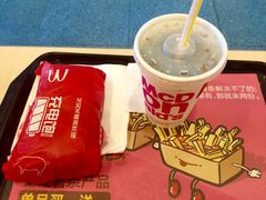 -麦当劳(轻轨曹杨路店)